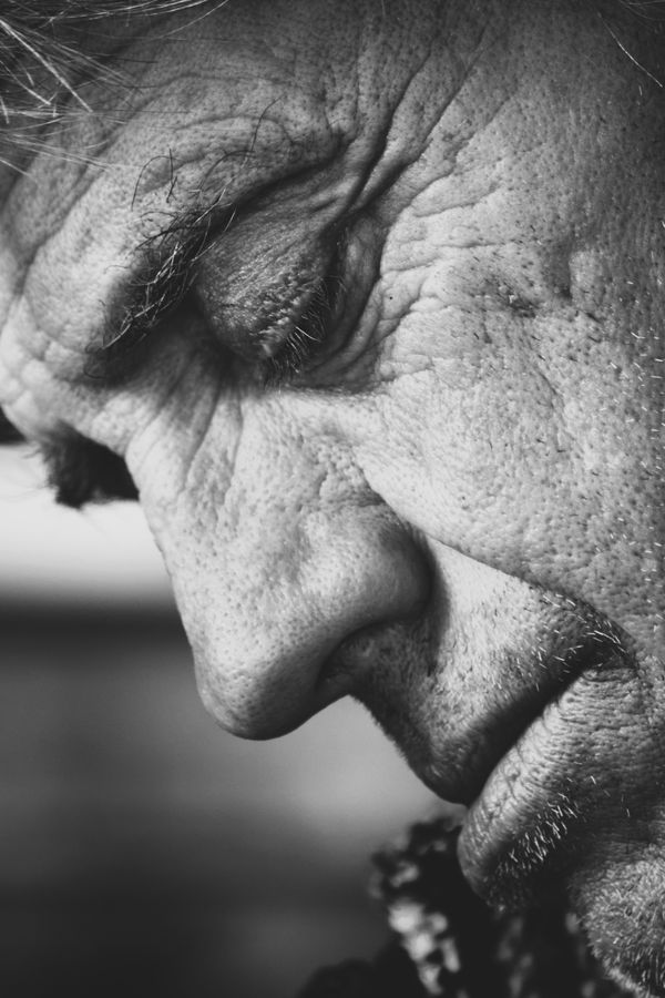 Portret ilustrues i Hasanit